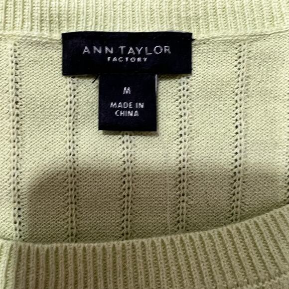 Ann Taylor Bright Green Short Sleeve Sweater NWT - Picture 6 of 12